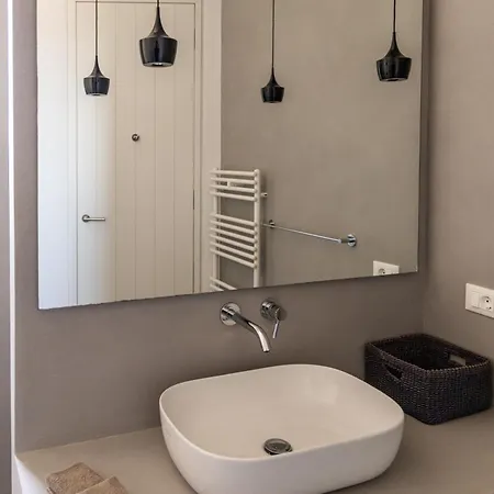 Vila Nabia By Milos Concierge